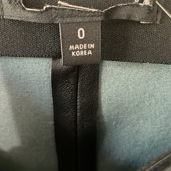 Banana Republic MID-RISE SKINNY LEATHER PANT Black Size 0 NWOT - Picture 3 of 6